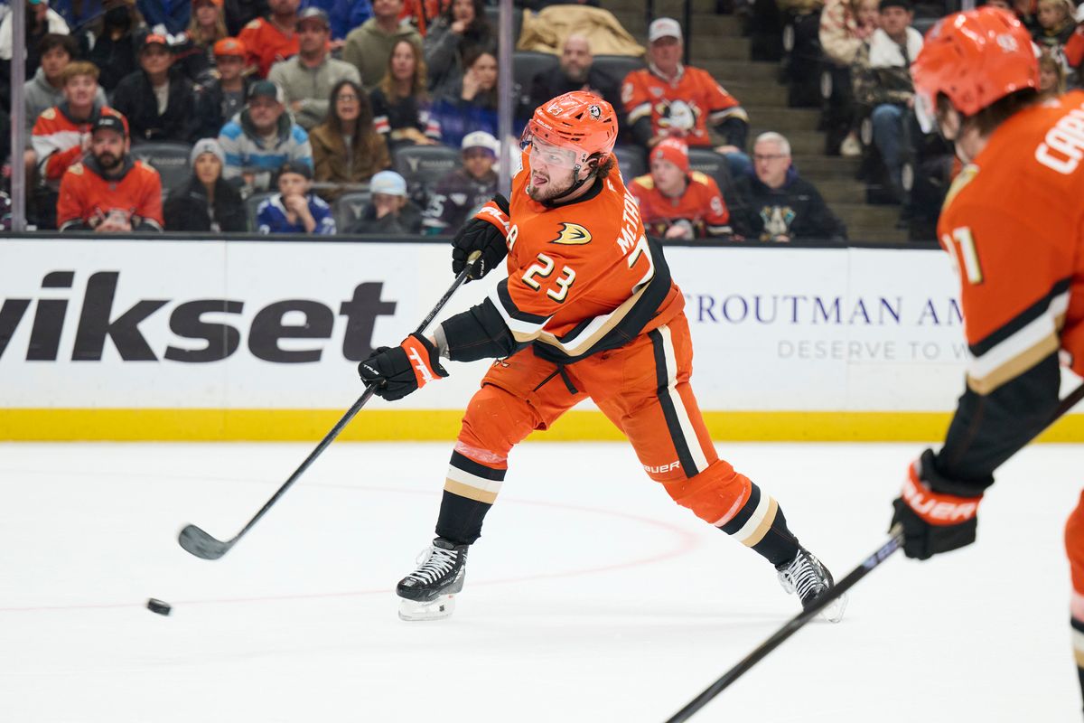 Anaheim Ducks center Mason McTavish (23) shoots and scores a goal against the lightning at the Honda Center on December 31,2025 in Anaheim, California. Anaheim Ducks center Mason McTavish (23) shoots and scores a goal against the lightning at the Honda Center on December 31,2025 in Anaheim, California.