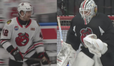 Blackhawks trade Brossoit, Allan to Sharks