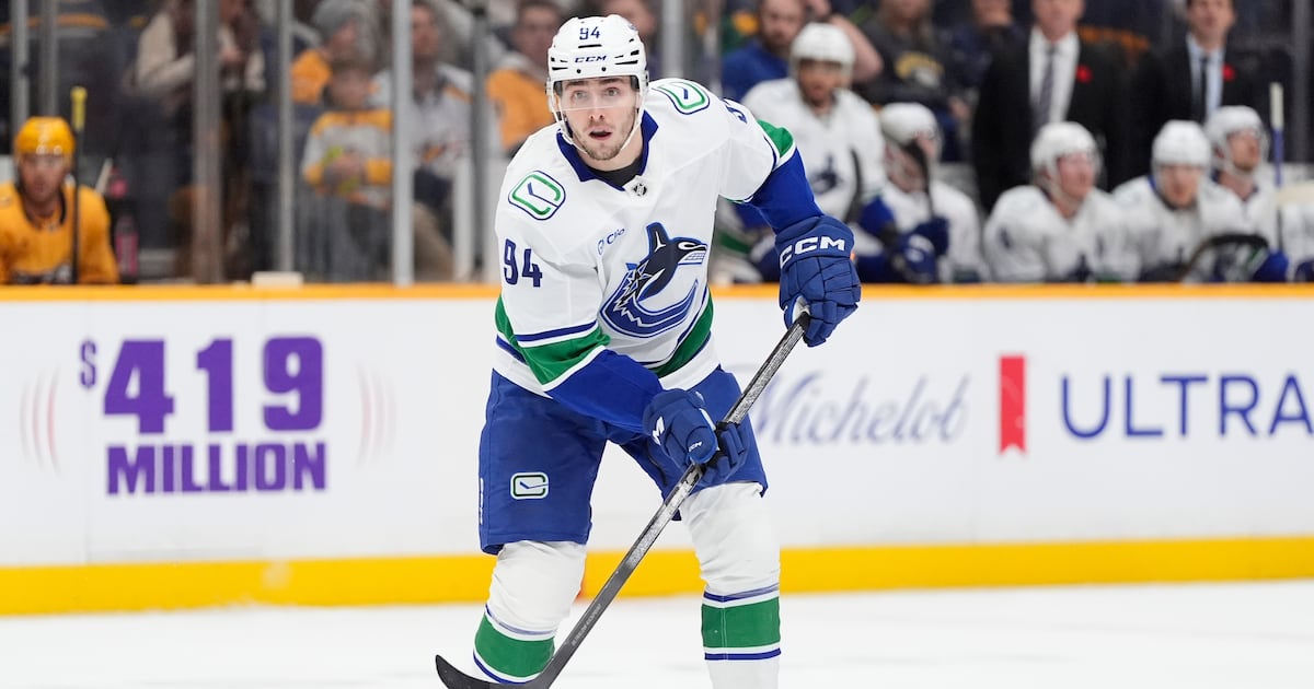 Vancouver Canucks agree to two-year contract extension with Linus Karlsson