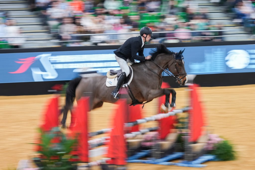 Paul Gaff and his horse Jaranco V Z compete on the last day of the 2025 Logines International Horse Show at AsiaWorld-Expo. Photo: Eugene Lee