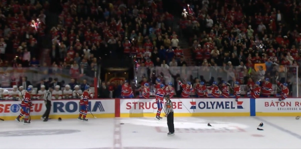 Scene of the Montreal Canadiens' bench after Alexandre Texier's third goal.