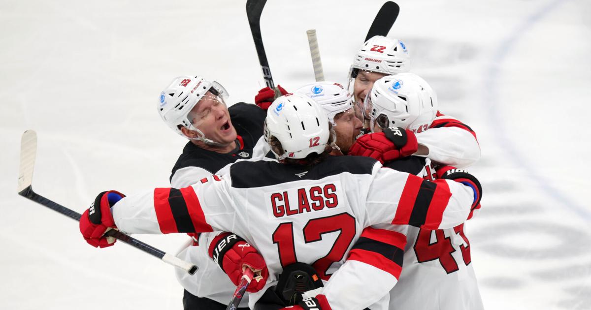 Luke Hughes breaks 3rd-period tie in the Devils' 3-2 victory over the Blue Jackets | Associated Press