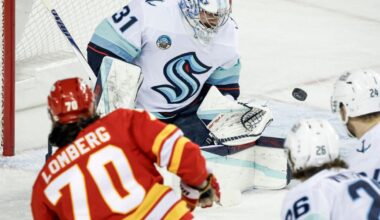 Red-hot Grubauer backstops streaking Kraken to 5-1 win over Flames | National