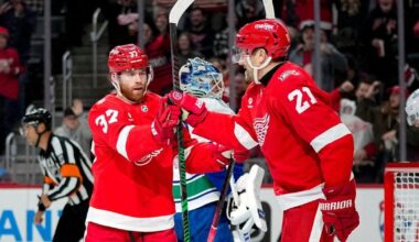 Patrick Kane scores 500th goal in Red Wings' win over Canucks