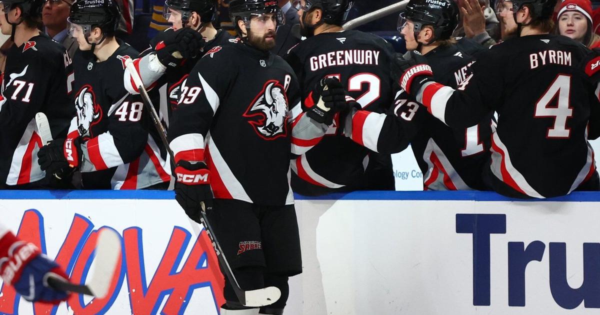 Thompson's hat trick powers Sabres past Canadiens 5-3