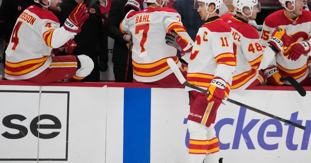 Backlund and Sharangovich lead Flames to 3-1 road win over Blackhawks | Sports