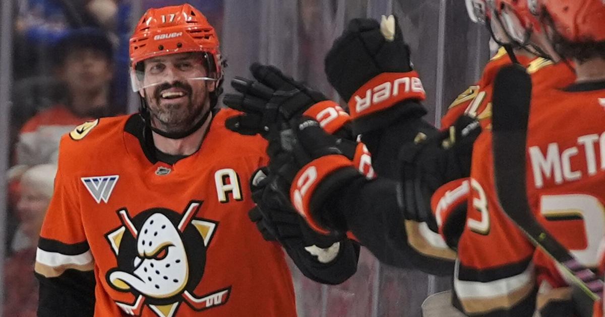 Ducks hold off Rangers 5-3 for 4th straight win following 9-game losing streak | National Sports