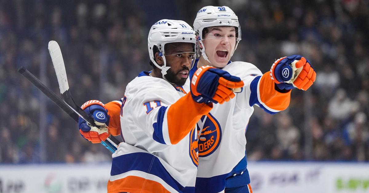 Duclair scores twice as Islanders win 4-3 to extend Canucks' losing streak to 11 games | National Sports
