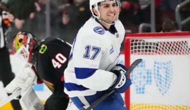 James' shootout goal lifts Lightning over Blackhawks |