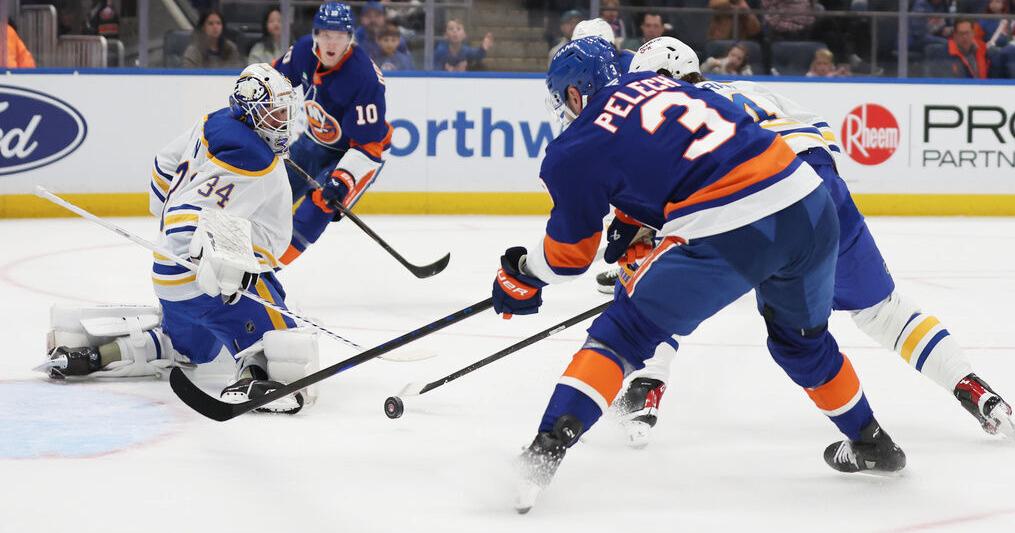 Alex Lyon shuts out Islanders, matches Sabres franchise record for consecutive wins - buffalonews.com