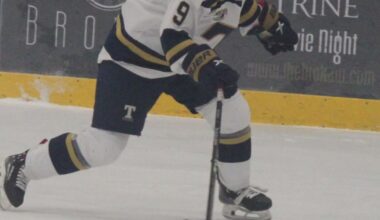 Thunder women’s hockey splits with Foresters | Sports