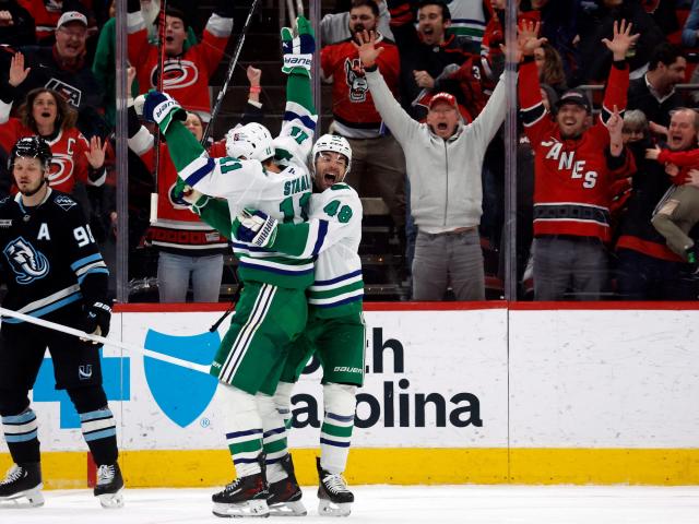 Hurricanes become 3rd NHL team to rally from 2 goals down in final 2 minutes to win in regulation :: WRALSportsFan.com