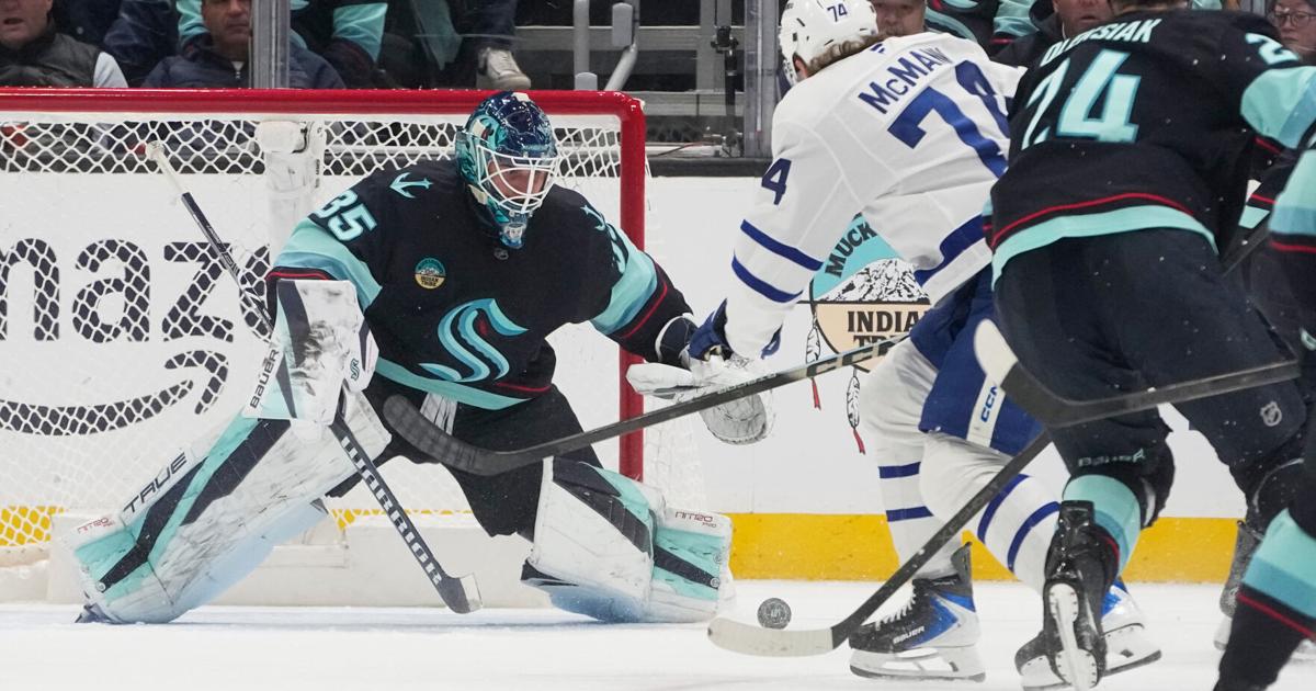 Shane Wright scores twice as Kraken extend win streak to 3 games with 5-2 win over Maple Leafs | National Sports