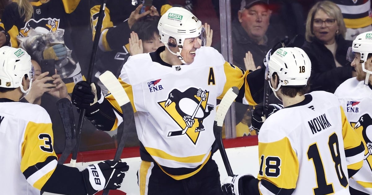 Evgeni Malkin, Tommy Novak lead Pittsburgh Penguins past Calgary Flames
