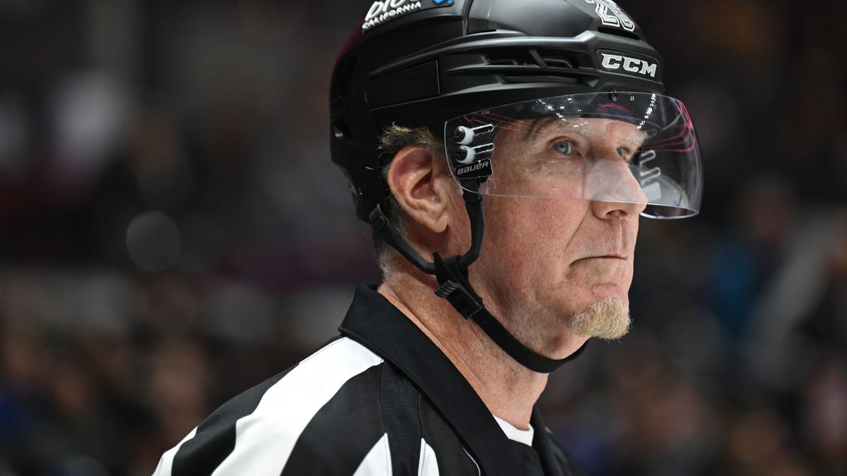 Will Ferrell wears NHL referee gear at Kings game