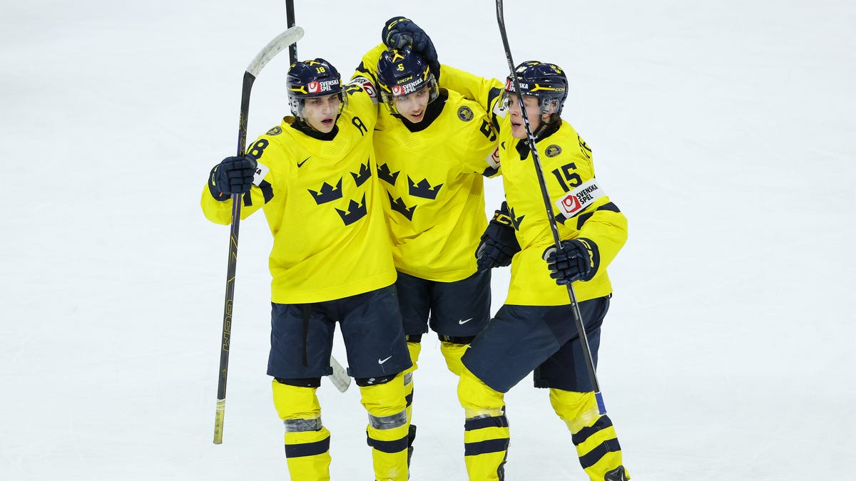 World junior hockey Sweden vs. Finland live updates, score, highlights