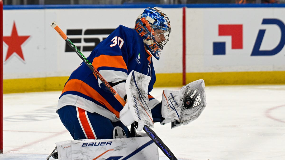 Islanders at Predators odds, picks and predictions