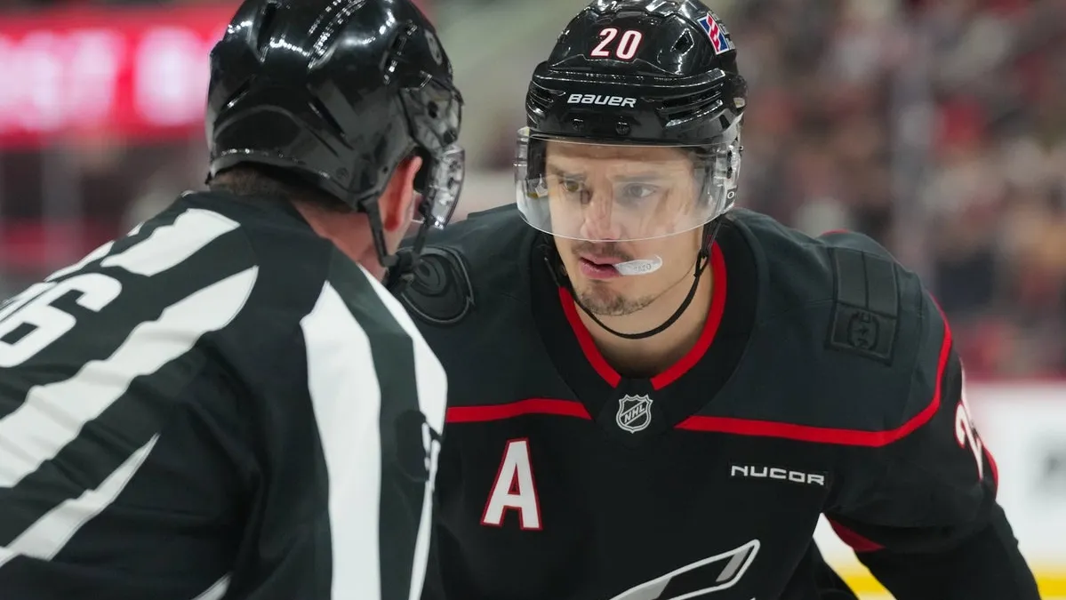 Carolina Hurricanes vs. Chicago Blackhawks odds, tips and betting trends