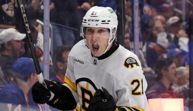 Boston Bruins sign Alex Steeves to two-year extension