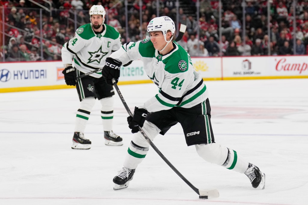 Bruins waive defenseman after short stint with Boston