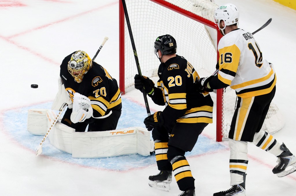 Bruins goalie Joonas Korpisalo shuts the door on Penguins