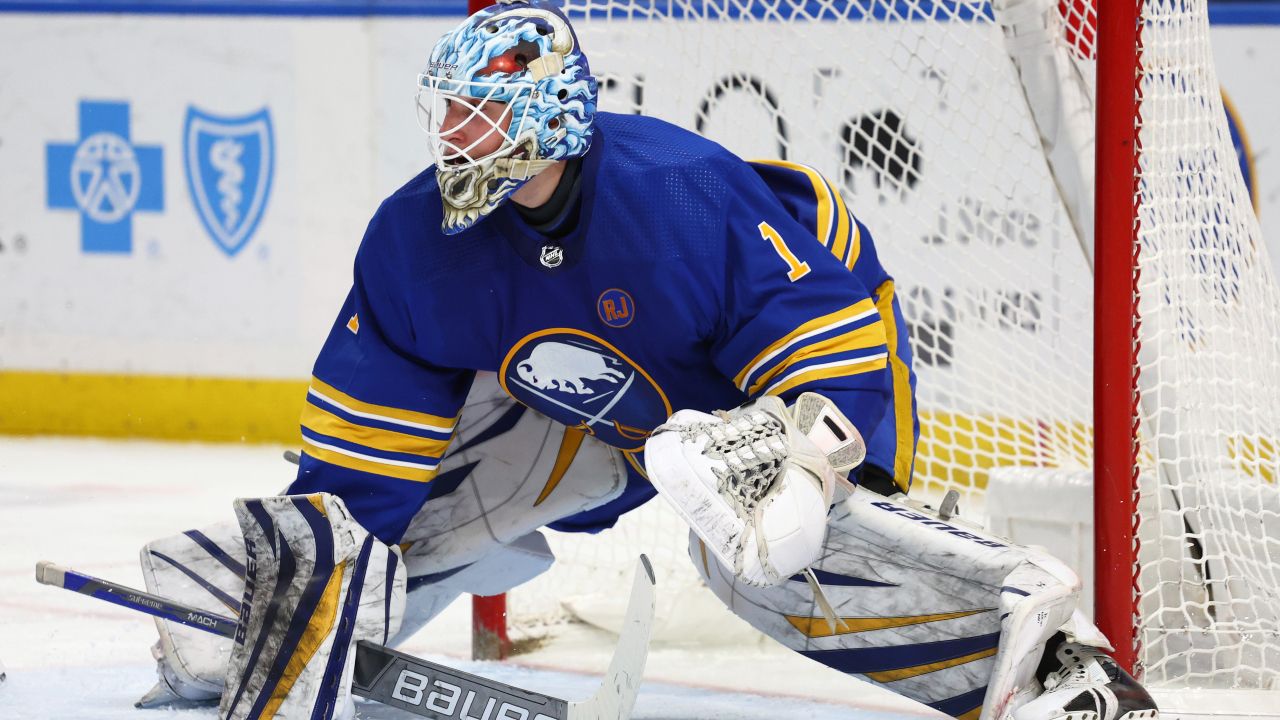 3 goalie system helping lead Buffalo Sabres to success