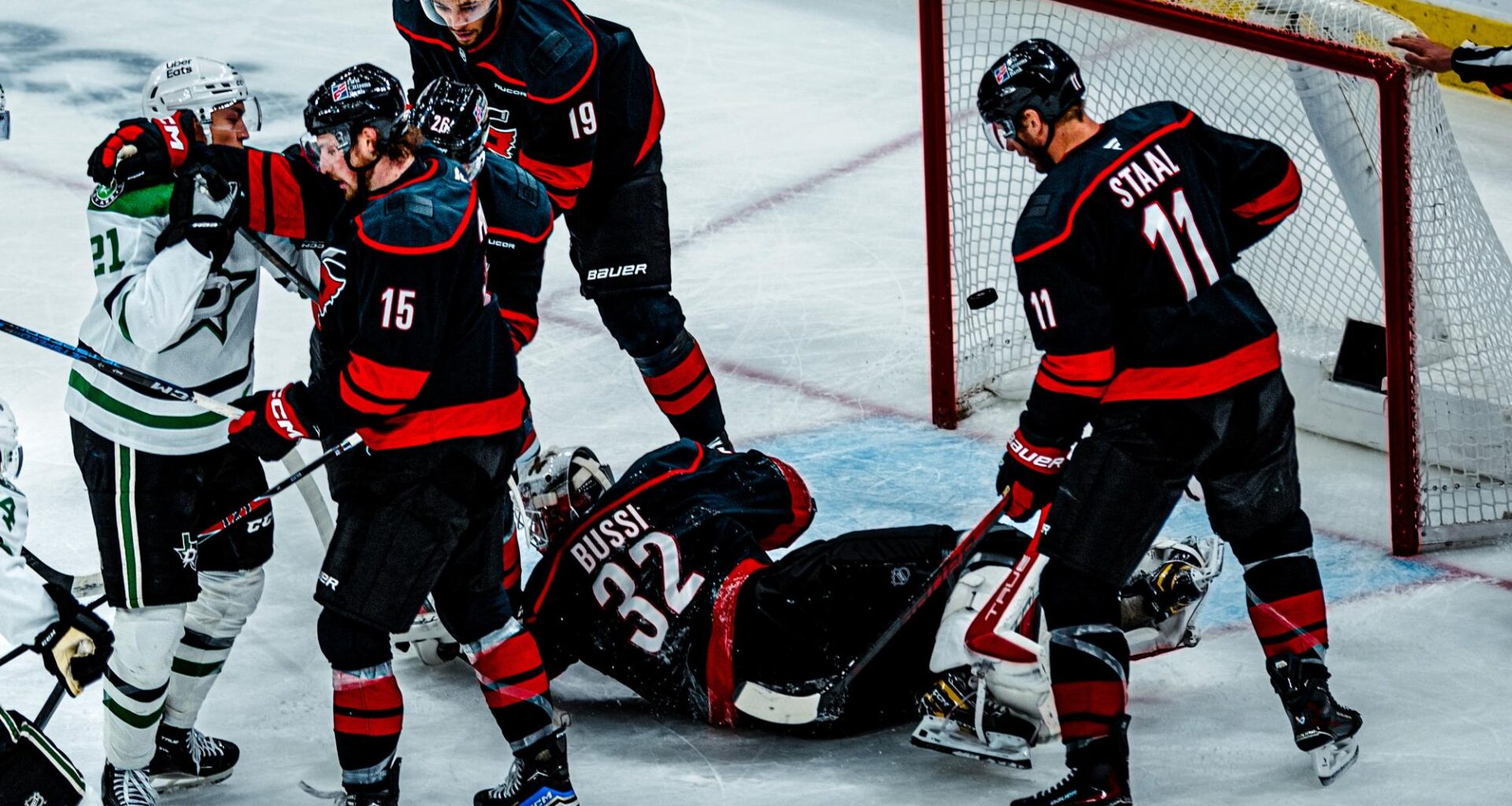 Brandon Bussi locks down the net in 2-1 Hurricanes victory over the Sabres – Technician