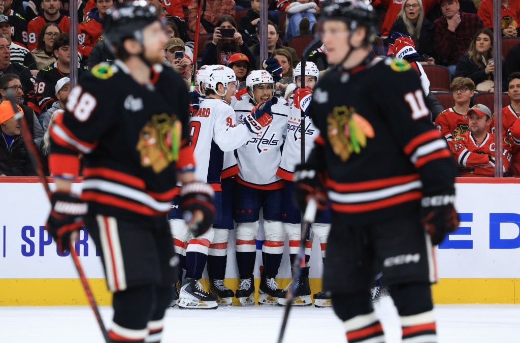 Chicago Blackhawks lose to Washington Capitals 5-1