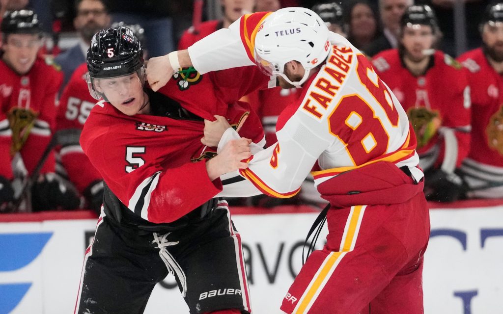 Chicago Blackhawks lose physical battle to Calgary Flames 3-1