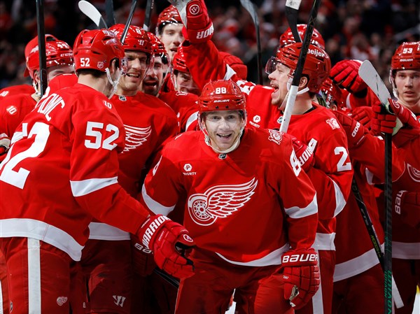 Kane passes Modano for most points by U.S.-born NHL player in Red Wings' 4-3 shootout loss to Capitals