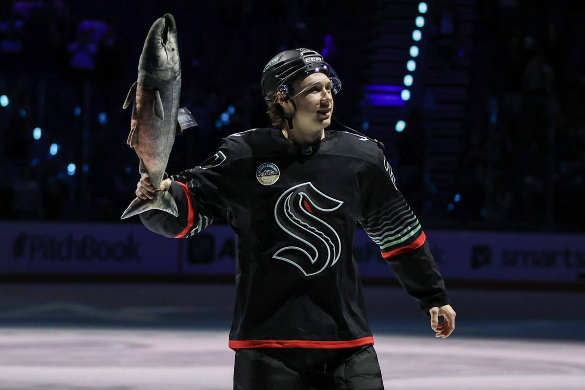 From ‘Olé Olé’ to ‘Yeet the Fish’: The most memorable local traditions in NHL arenas