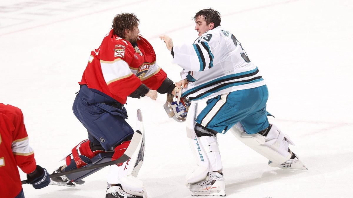 Alex Nedeljkovic’s hilarious ‘oh crap’ moment in goalie fight – NBC Sports Bay Area & California