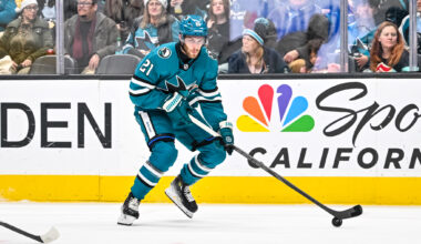 Sharks Re-Sign Veteran Center To 3-Year Deal