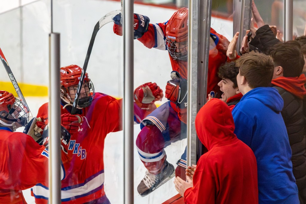 Tewksbury boys, girls off to undefeated starts