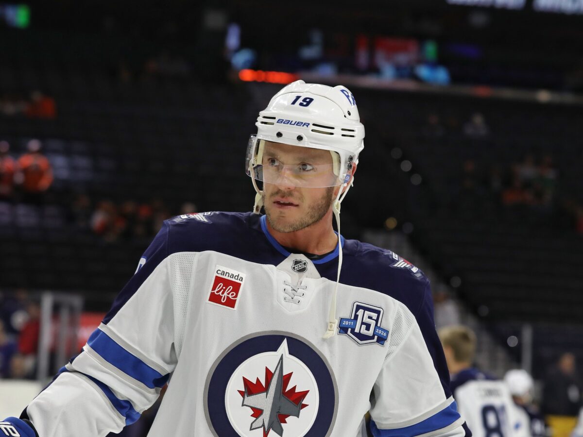 Jonathan Toews Winnipeg Jets