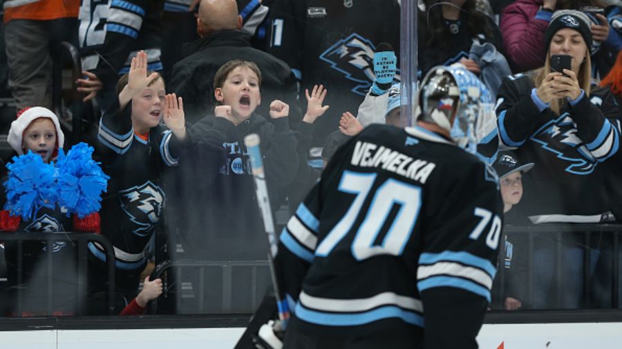 Karel Vejmelka Utah Mammoth vs. Philadelphia...