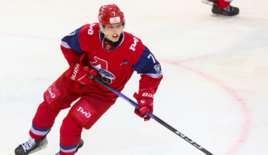 Kirill Yemelyanov skating in the MHL