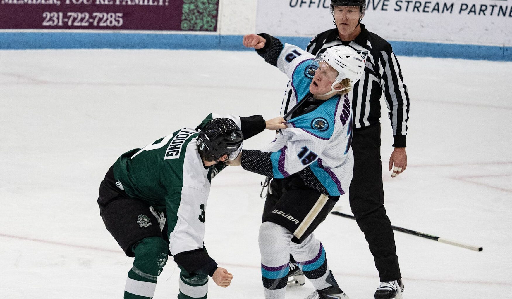 Old-time hockey makes appearance in Lumberjacks’ loss to RoughRiders