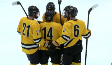 Yellowjackets men’s hockey returns from break with 3-2 conference win over Beloit