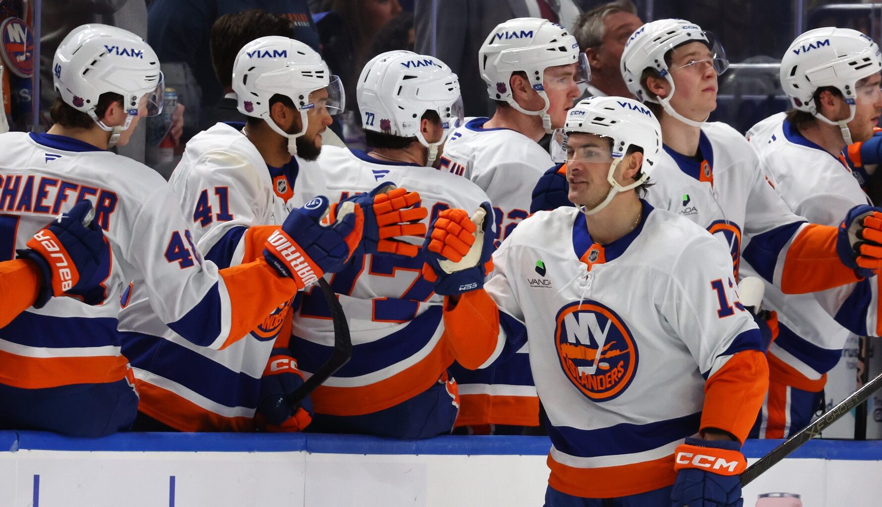 Islanders Week Ahead: Schedule & Storylines - Horvat's Hopeful Return, Playoff Push and More - The Hockey Writers - New York Islanders