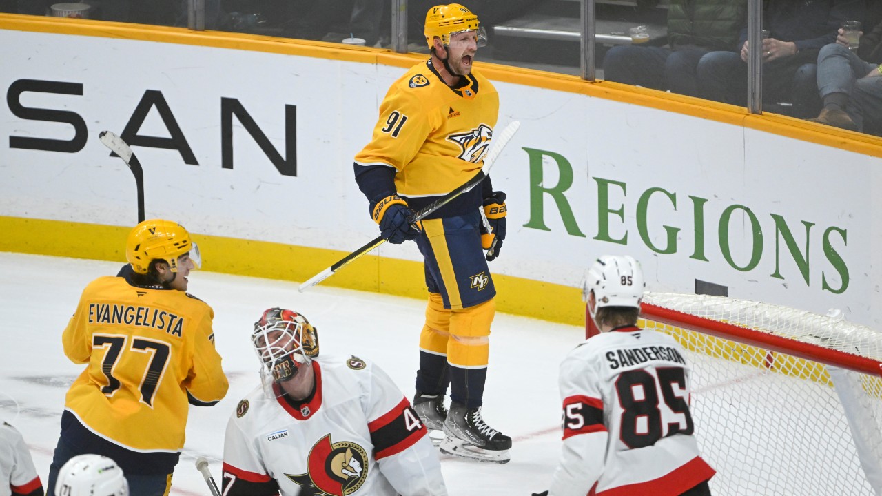 Senators fall to Predators after third-period collapse, Stamkos hat trick