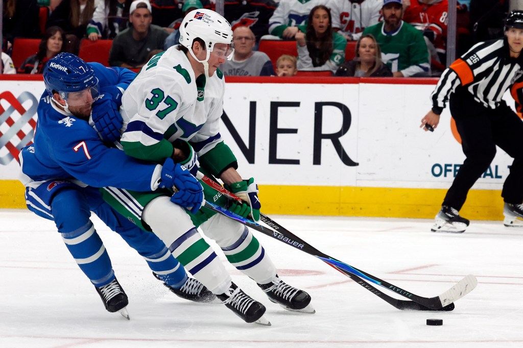 Devon Toews out for Avalanche with upper-body injury