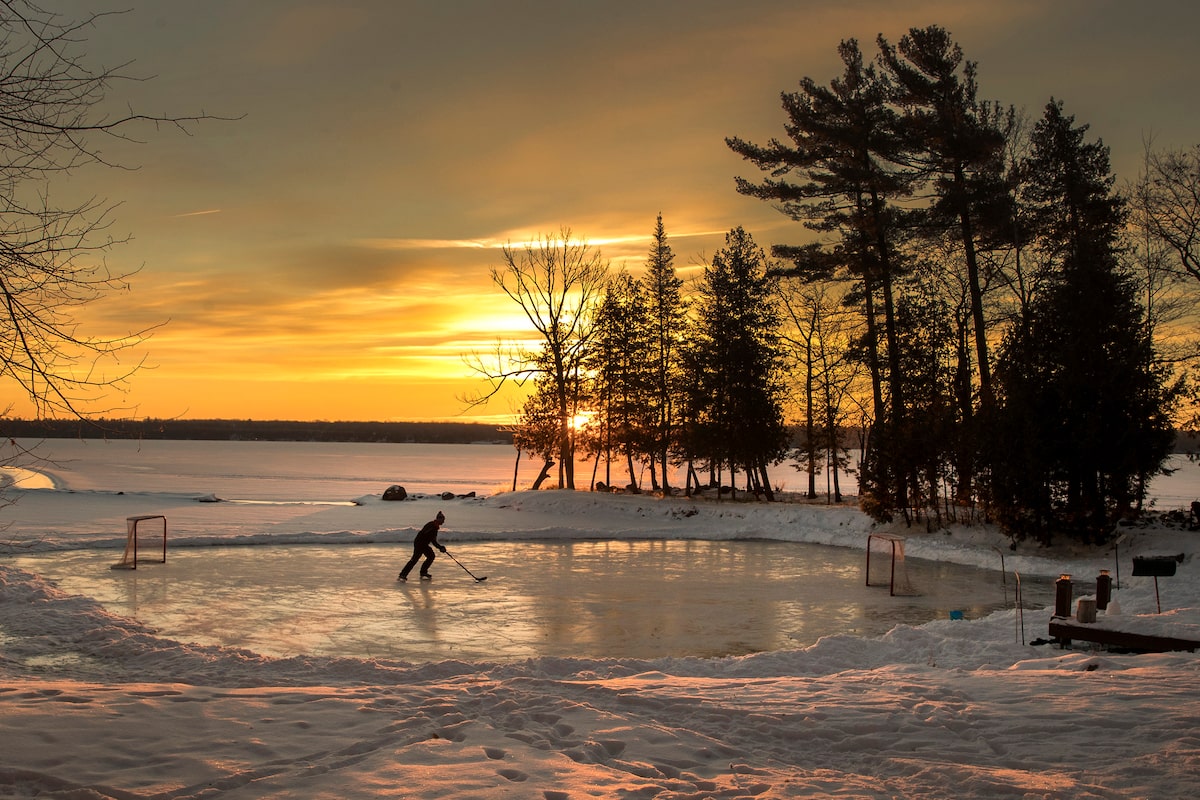 NHL players share a common love for outdoor rinks