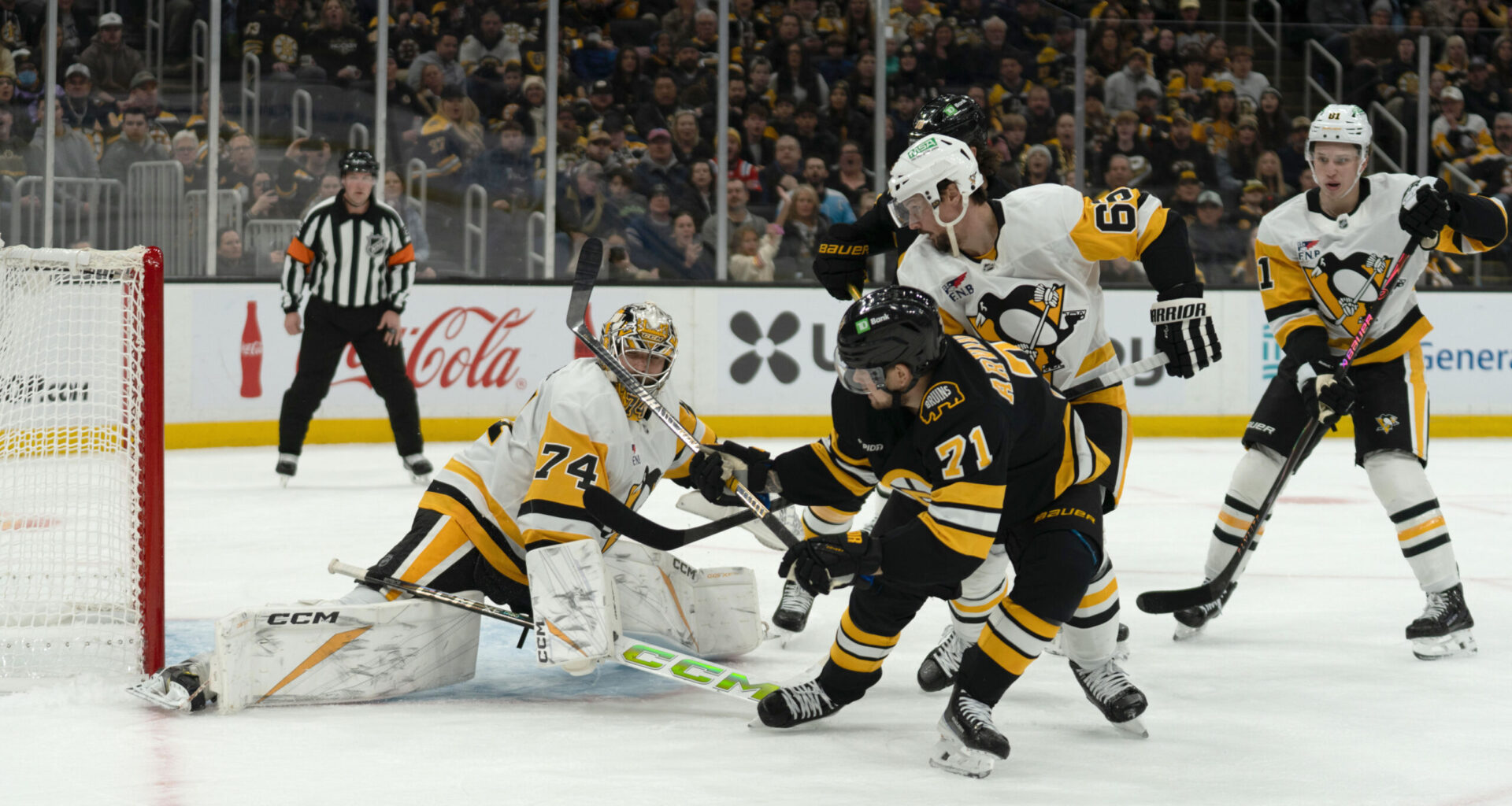 2 Boston Bruins Who Should Be on the Trade Block Before the Deadline - The Hockey Writers - Boston Bruins