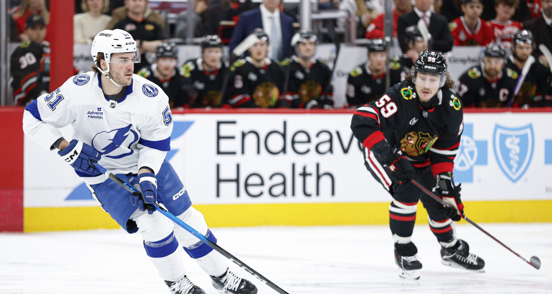 Lightning keep the road points rolling with 2-1 shootout win over Chicago