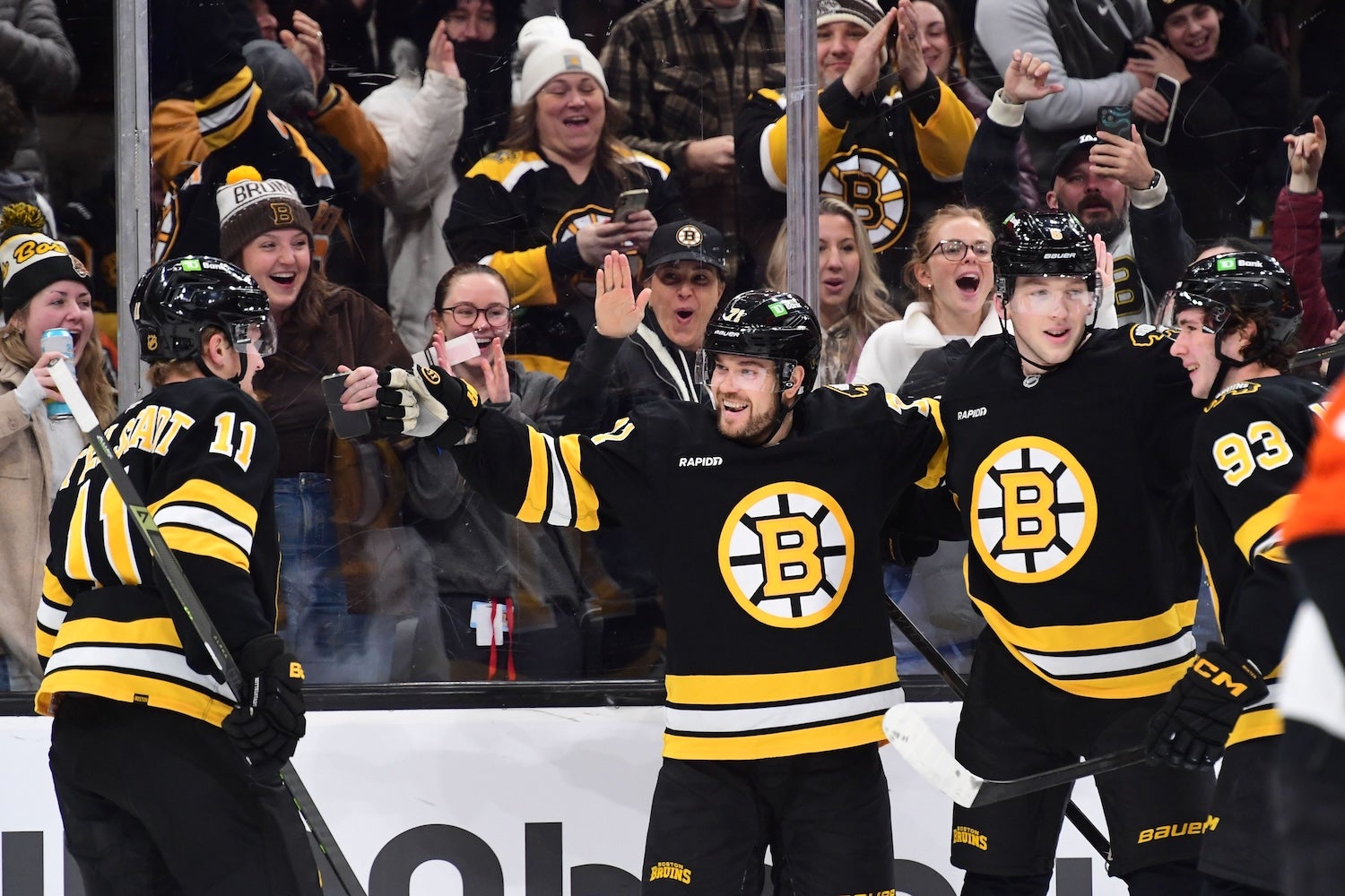 Bruins take it to Flyers for 6-3 win at TD Garden - 98.5 The Sports Hub