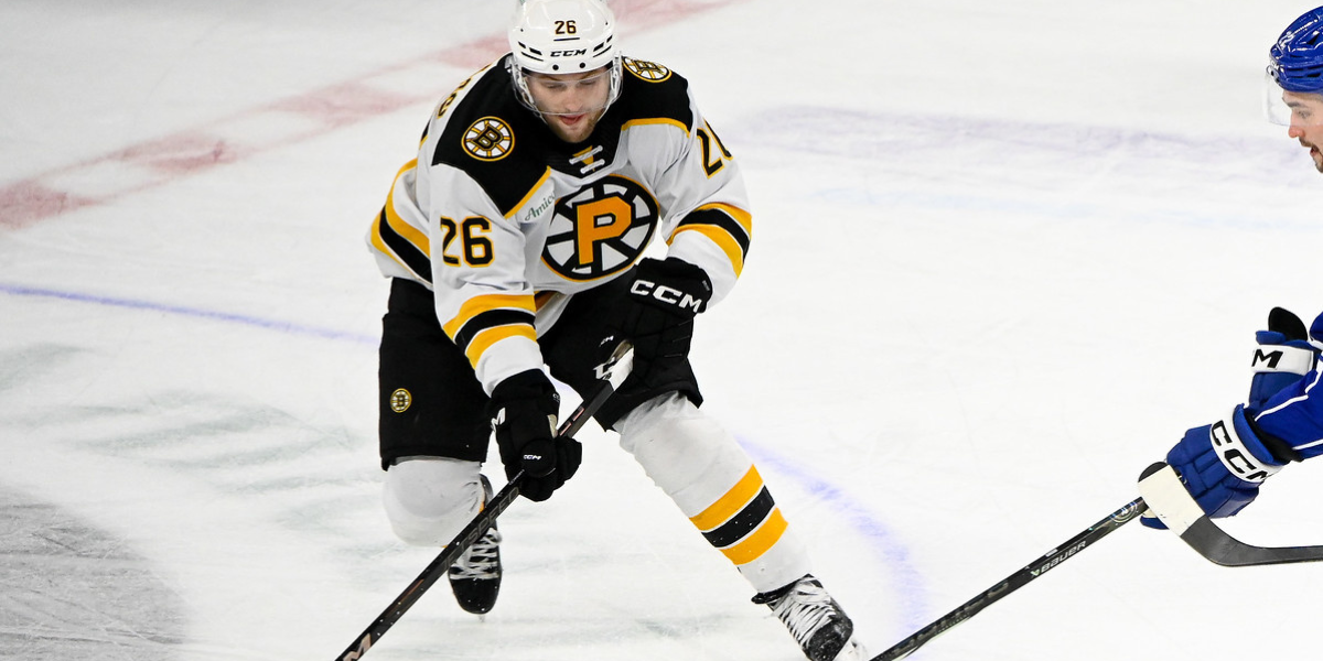 Boston Bruins Re-Sign John Farinacci