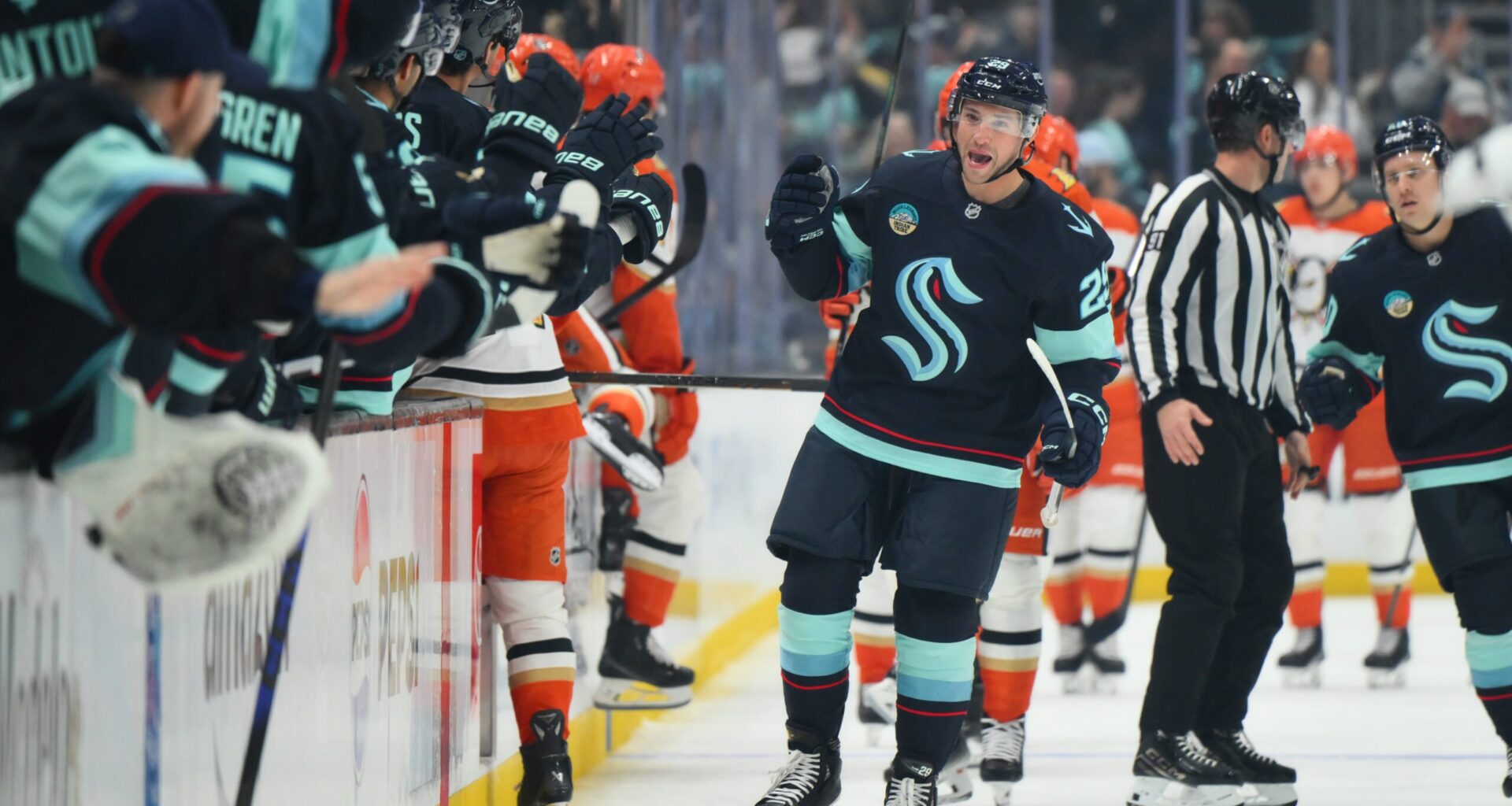 3 Takeaways From the Seattle Kraken's 4-1 Win Over the Islanders - The Hockey Writers - Seattle Kraken