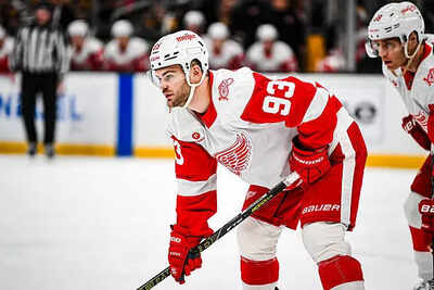 Alex DeBrincat's OT goal gives Detroit Red Wings much-needed win over Ottawa Senators