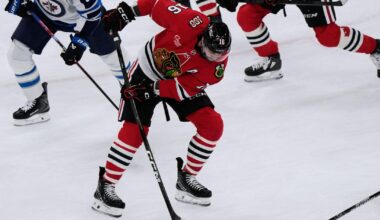 Knight makes 32 saves as the Blackhawks beat Toews and the Jets 2-0